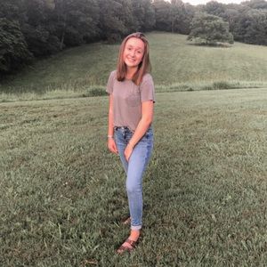 Meet your Posher, Abby